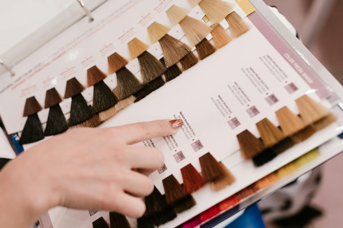 Ästhetische Farbberatung, Buch zur Farbberatung, Farbverzeichnis Haare